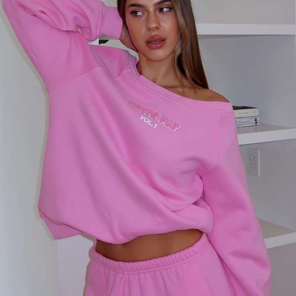 White Fox Vol.1 Off Shoulder Sweater Bubblegum